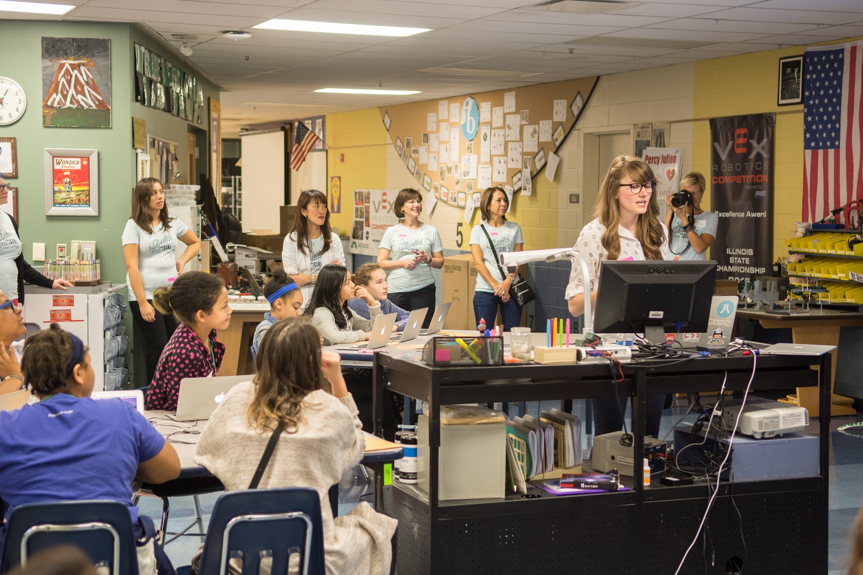 Photo of TAs assisting with a class taught by Joni Trythall